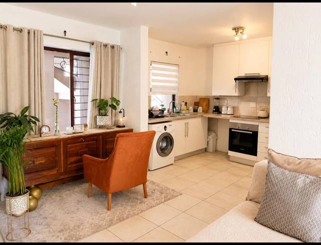 3 BEDROOM APARTMENT FOR SALE IN FERNDALE